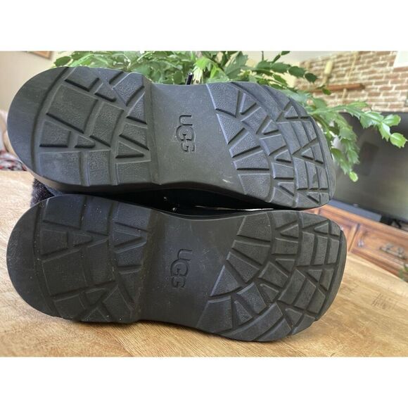 UGG Black Suede Shearling Hiker Boots Women Size 5 US 37 EU Lace Up Zip Winter - Picture 9 of 9